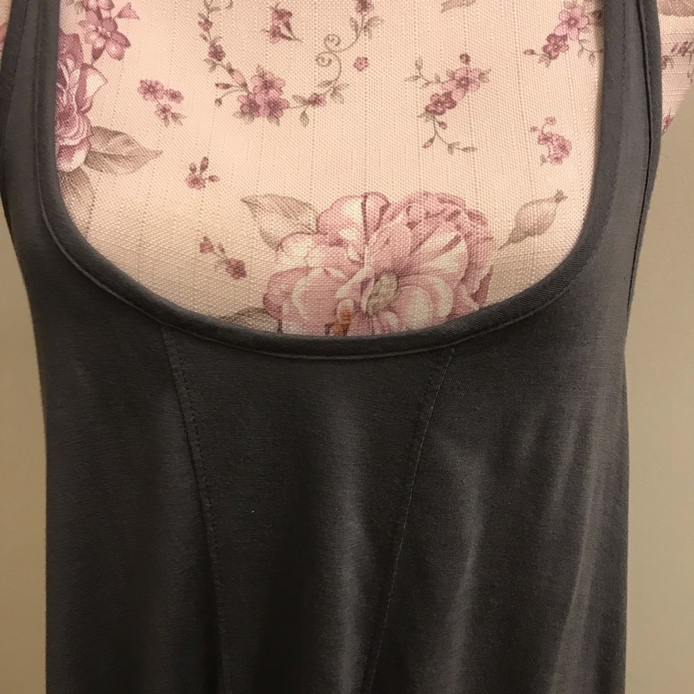 Tops - Picture 2 of 5